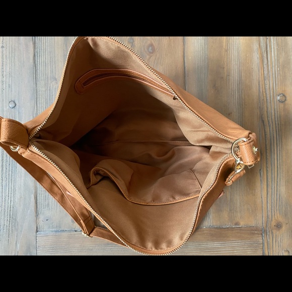 Tan Faux Leather Adjustable Purse with multi-pocket Storage - Picture 3 of 3